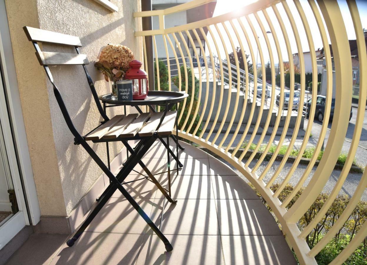 세스베트 Studio Apartman D 아파트 외부 사진