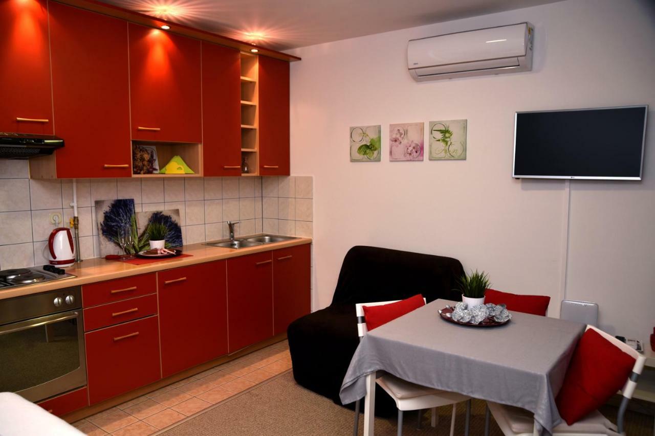 세스베트 Studio Apartman D 아파트 외부 사진