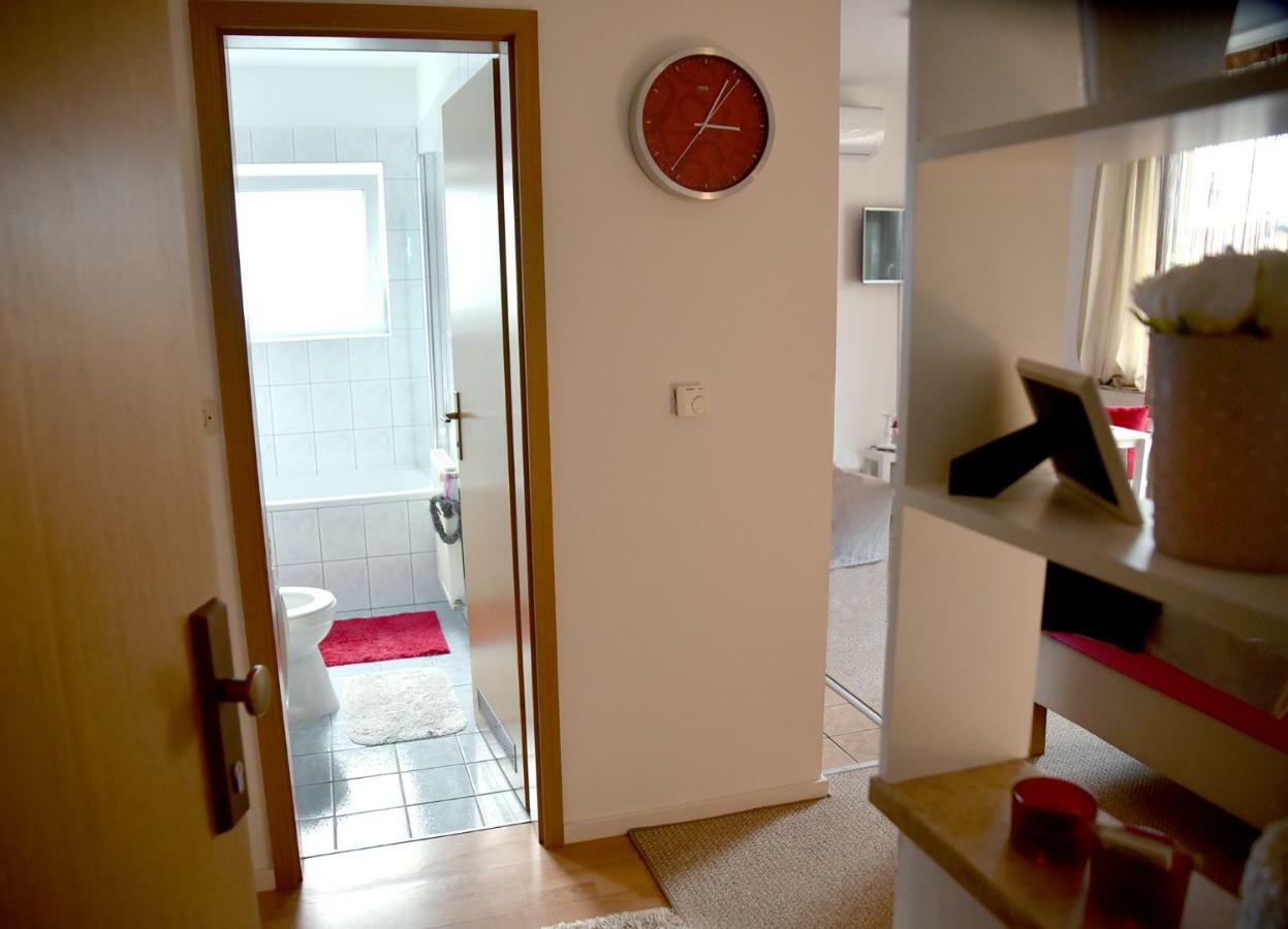 세스베트 Studio Apartman D 아파트 외부 사진
