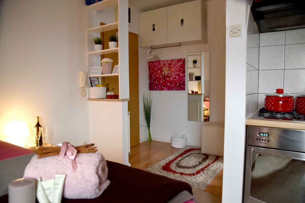 세스베트 Studio Apartman D 아파트 외부 사진