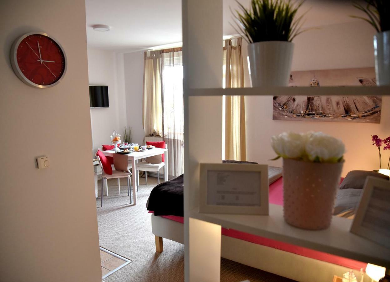 세스베트 Studio Apartman D 아파트 외부 사진